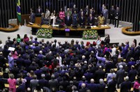 Deputados eleitos tomam posse e dão início à 57ª legislatura da Câmara