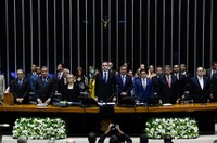 Na abertura do ano legislativo, Poderes se unem pela democracia
