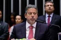 Resposta aos ataques mostra maturidade da democracia, diz Arthur Lira