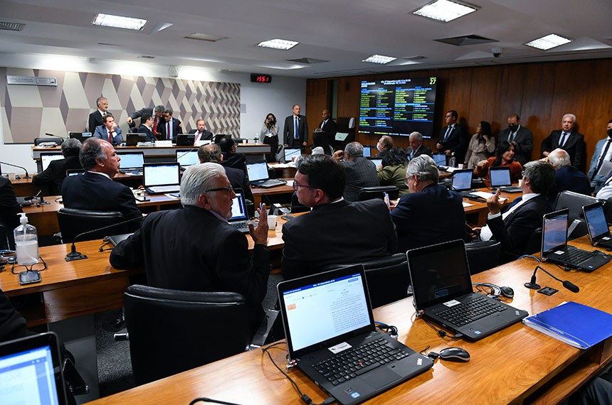 Mesa:
vice-presidente do Senado Federal, senador Veneziano Vital do Rêgo (MDB-PB); 
senador Mecias de Jesus (Republicanos-RR); 
presidente da CCJ, senador Davi Alcolumbre (União-AP);
senador Rogério Carvalho (PT-SE);
relator da PEC 32/2022, senador Alexandre Silveira (PSD-MG).