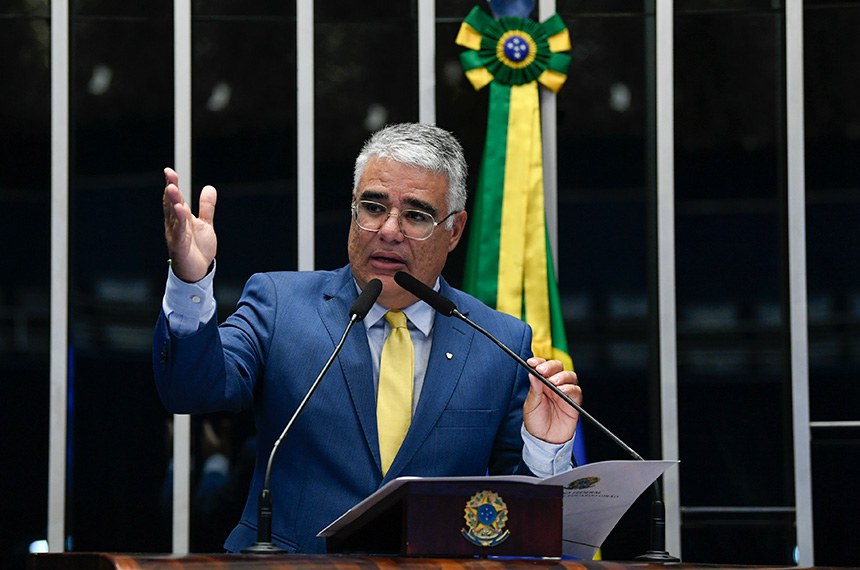 Em pronunciamento, à tribuna, senador Eduardo Girão (Novo-CE).