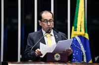 Kajuru alerta: país precisa crescer, mas juros 'na estratosfera' inibem atividade