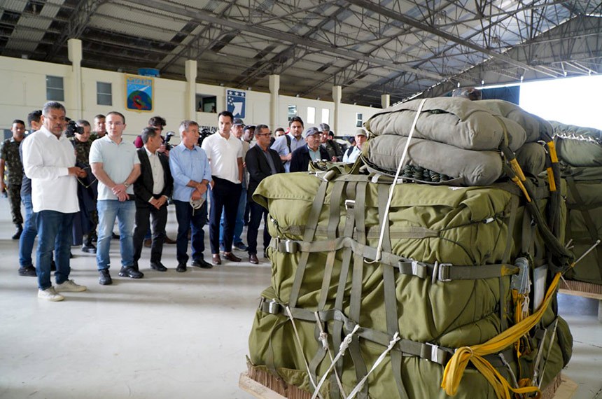 Participam:
governador de Roraima, Antonio Denarium;
senador Mecias de Jesus (Republicanos-RR); senador Dr. Iran (PP-RR);
deputado Albuquerque (Republicanos-RR);
ministro das Comunicações Juscelino Filho;
senador Chico Rodrigues (PSB-RR);
deputado Zé Haroldo Cathedral (PSD-RR).