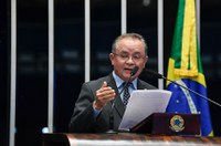 Zequinha repudia substituição dos termos 'pai' e 'mãe' em documentos oficiais