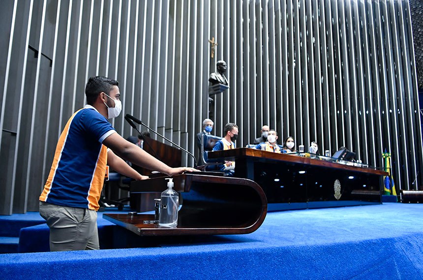 Mesa:
segundo-secretário da Mesa do Senado Jovem, Francisco Davi da Silva Pereira (CE);
primeiro-secretário do Senado Jovem, Erick Gabriel Ferreira Cordeiro da Silva (PB);
presidente do Senado Jovem, Quéren Hapuque de Araújo Lima (AP);
secretária-geral-adjunta da Mesa do Senado Federal, Sabrina Silva Nascimento;
vice-presidente do Senado Jovem, Gabriel Cezar Luiz Rigolin (PR).