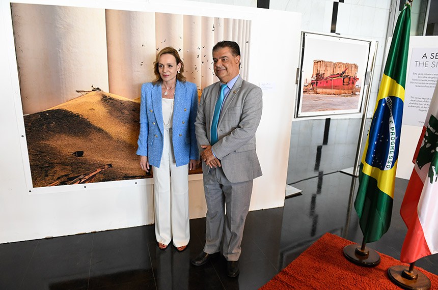 (E/D):
embaixadora do Líbano no Brasil, Carla Jazzar;
neto de imigrantes libaneses, senador Nelsinho Trad (PSD-MS).