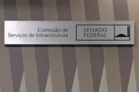 CI avalia serviços de telecomunicações, obras públicas e agências reguladoras