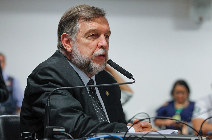 Em pronunciamento, senador Flávio Arns (Rede-PR).