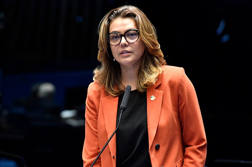 Em pronunciamento, à bancada, senadora Leila Barros (PSB-DF).