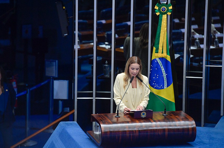 Em discurso, à tribuna, senadora Daniella Ribeiro (PSD-PB).