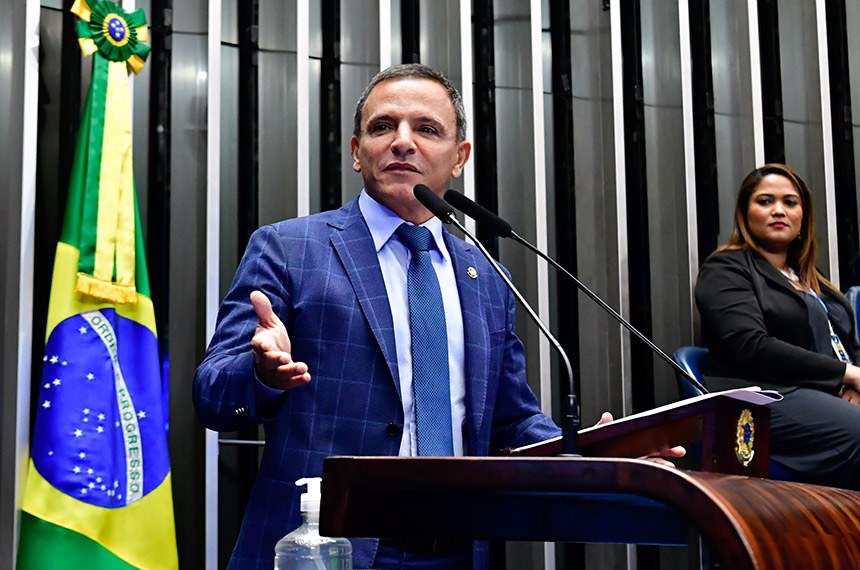 Em discurso, à tribuna, senador Marcio Bittar (União-AC).