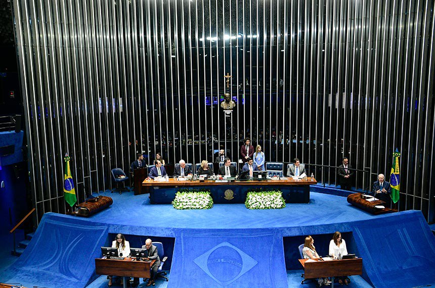 Mesa: 
presidente da Ordem dos Advogados do Brasil (OAB), José Alberto Simonetti; 
nascido no município de Ruy Barbosa, Chapada Diamantina/BA, senador Otto Alencar (PSD-BA); 
presidente do Supremo Tribunal Federal (STF), ministra Rosa Weber; 
presidente do Senado Federal, senador Rodrigo Pacheco (PSD-MG); 
secretário-geral da Mesa, Gustavo A. Sabóia Vieira; 
deputado Otto Alencar Filho (PSD-BA).