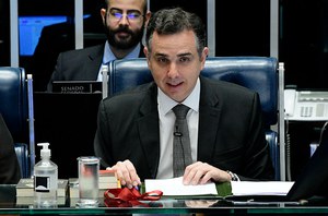 À mesa, presidente do Senado Federal, senador Rodrigo Pacheco (PSD-MG) em pronunciamento.