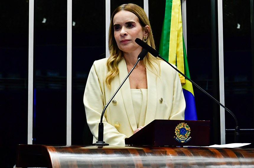 Em discurso, à tribuna,senadora Daniella Ribeiro (PSD-PB).