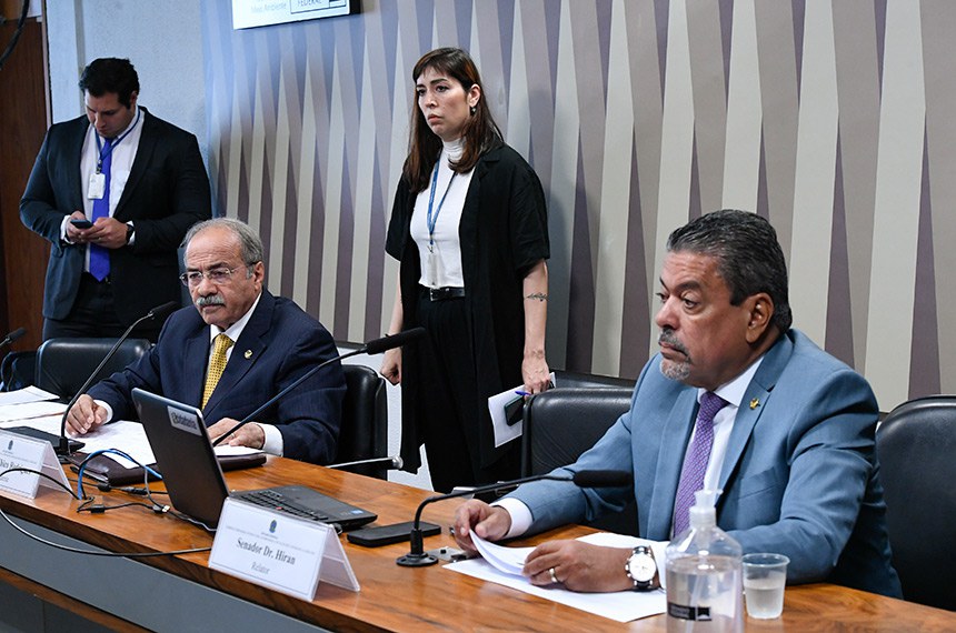 Mesa: 
presidente da CTEYANOMAMI, senador Chico Rodrigues (PSB-RR); 
relator da CTEYANOMAMI, senador Dr. Hiran (PP-RR).
