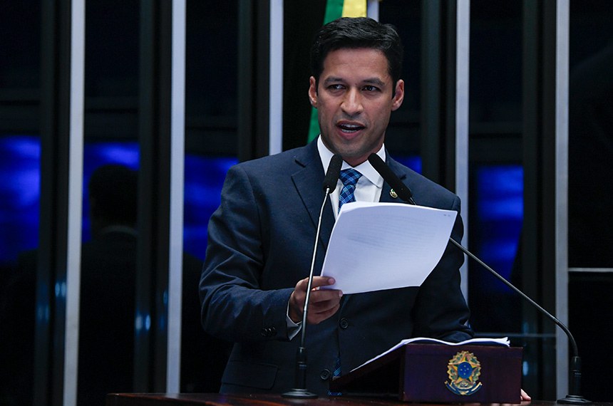 Em discurso, à tribuna, senador Cássio Cunha Lima (PSDB-PB).