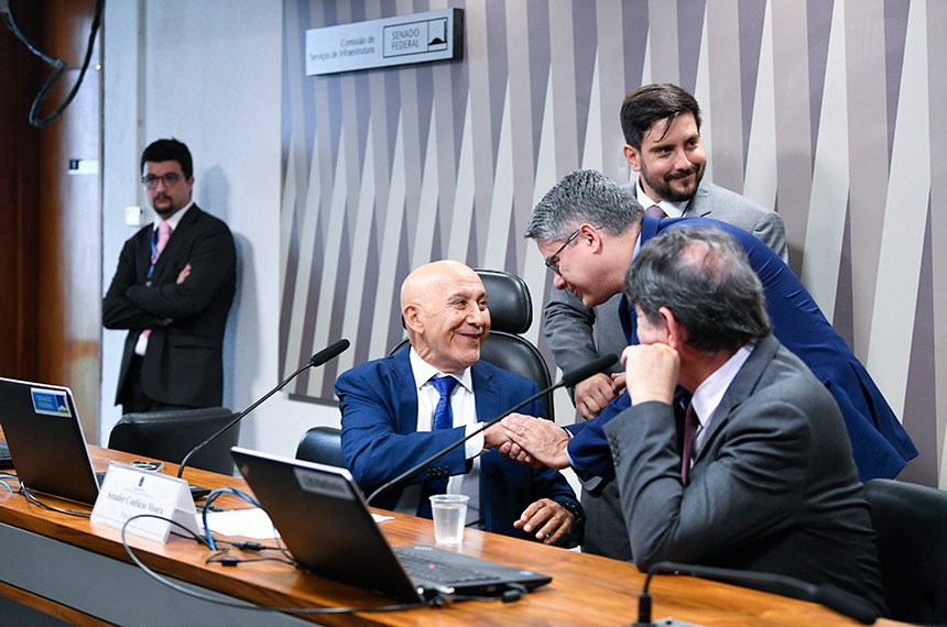 Mesa:
presidente da CI, senador Confúcio Moura (MDB-RO);
senador Cid Gomes (PDT-CE);
senador Alessandro Vieira (PSDB-SE).