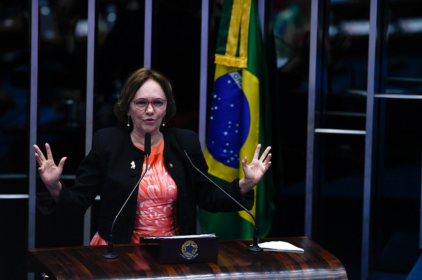 Em discurso, à tribuna, senadora Zenaide Maia (PSD-RN).