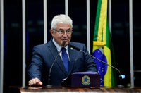 Astronauta Marcos Pontes manifesta preocupação com a gripe aviária