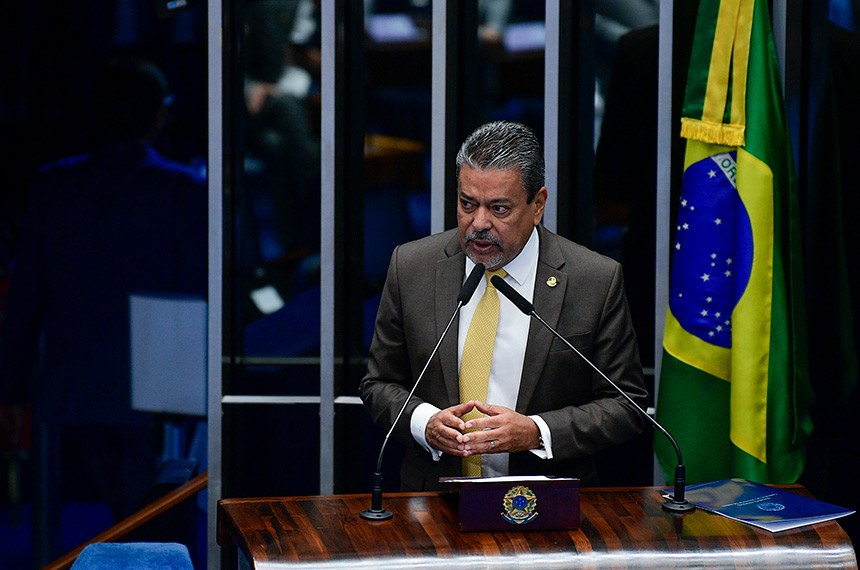 À tribuna, em discurso, senador Dr. Hiran (PP-RR). 