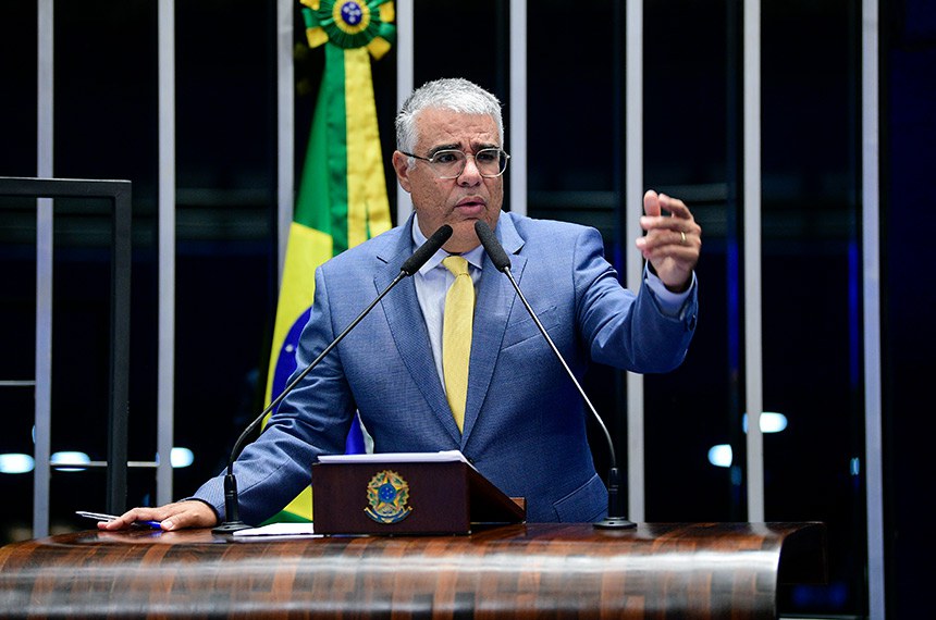 Em discurso, à tribuna, 
senador Eduardo Girão (Novo-CE).