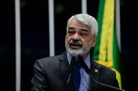 Humberto Costa cobra a volta de incentivos fiscais à indústria química