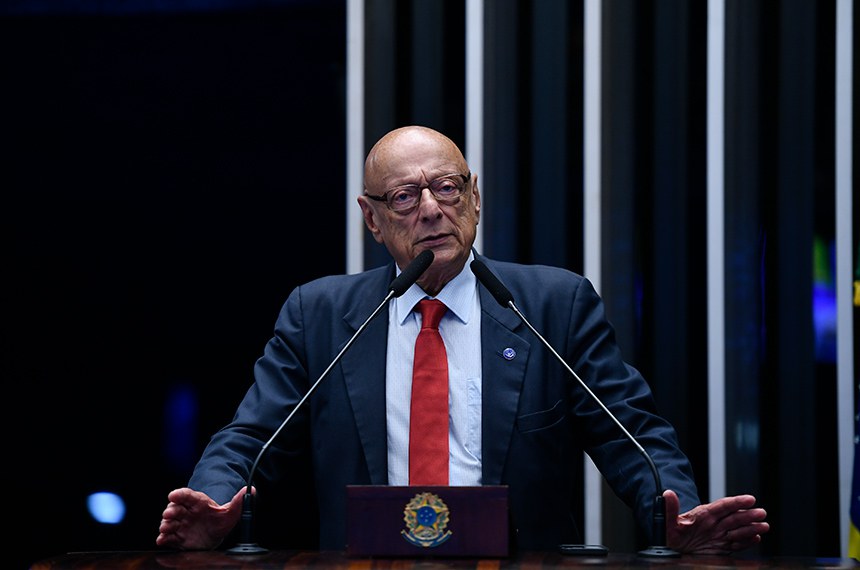 Em discurso, à tribuna, senador Esperidião Amin (PP-SC).