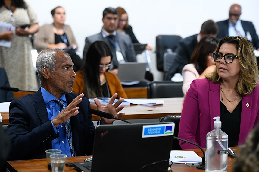 Bancada:
senador Romário (PL-RJ); 
senadora Leila Barros (PDT-DF).