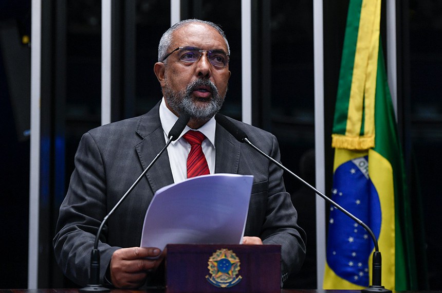 Em discurso, à tribuna, senador Paulo Paim (PT-RS).