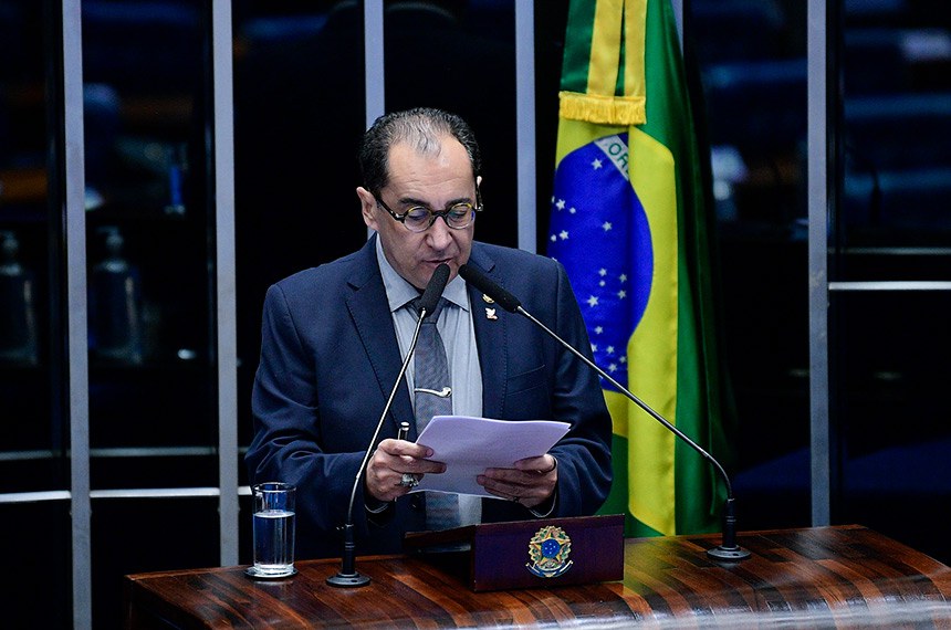 Em discurso, à tribuna, senador Jorge Kajuru (PSB-GO).