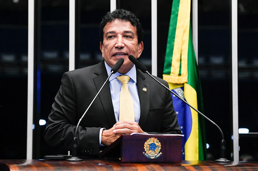 Em discurso, à tribuna, senador Magno Malta (PL-ES).