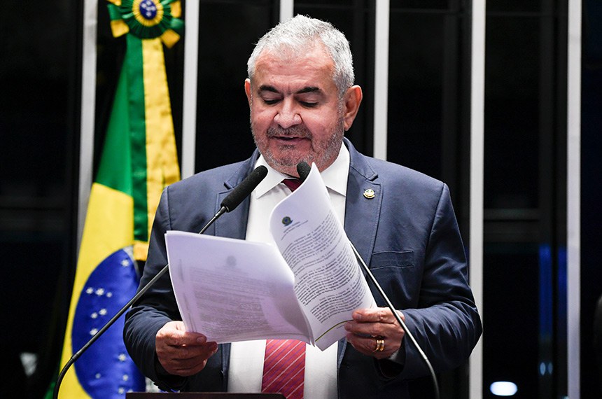 Em discurso, à tribuna, senador Angelo Coronel (PSD-BA).