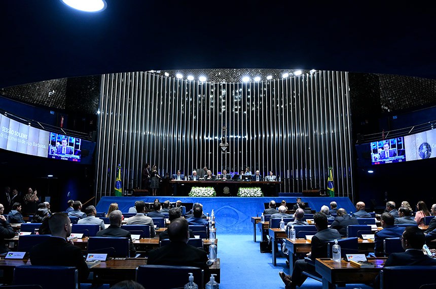 Mesa: 
presidente da Ordem dos Advogados do Brasil (OAB), José Alberto Simonetti; 
nascido no município de Ruy Barbosa, Chapada Diamantina/BA, senador Otto Alencar (PSD-BA); 
presidente do Supremo Tribunal Federal (STF), ministra Rosa Weber; 
presidente do Senado Federal, senador Rodrigo Pacheco (PSD-MG); 
secretário-geral da Mesa, Gustavo A. Sabóia Vieira; 
representando a Academia Brasileira de Letras (ABL), ex-presidente do Senado Federal, José Sarney; 
deputado Otto Alencar Filho (PSD-BA).