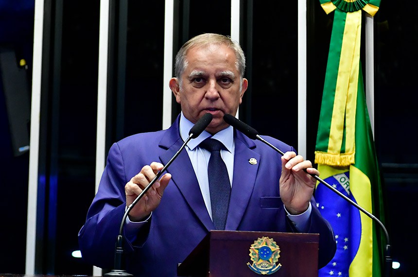 Em discurso, à tribuna, senador Izalci Lucas (PSDB-DF).