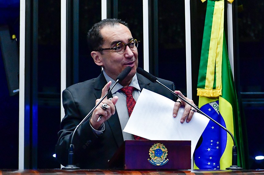 Em discurso, à tribuna, senador Jorge Kajuru (PSB-GO).