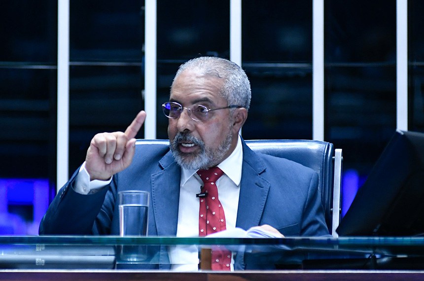 Mesa:
senador  Paulo Paim (PT-RS).