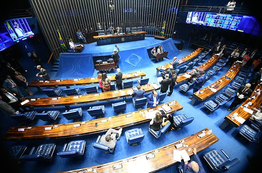 Em discurso, à tribuna, senadora Zenaide Maia (PSD-RN).