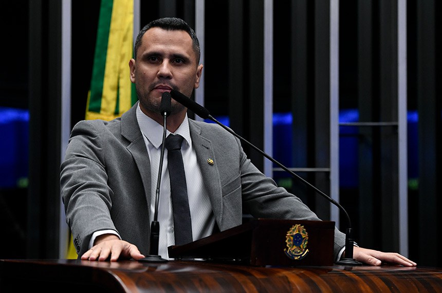 Em discurso, à tribuna, senador Cleitinho (Republicanos-MG).