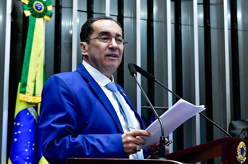 Em discurso, à tribuna, senador Jorge Kajuru (PSB-GO).