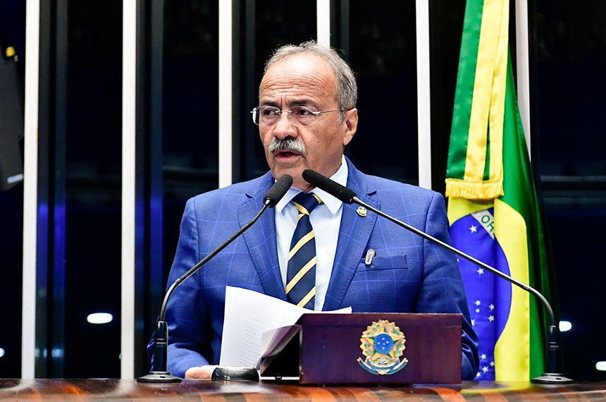 Em discurso, à tribuna, senador Chico Rodrigues (PSB-RR).