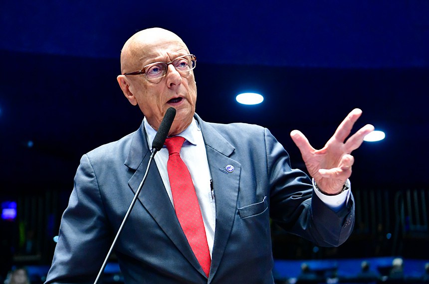 À bancada, em pronunciamento, senador Esperidião Amin (PP-SC). 