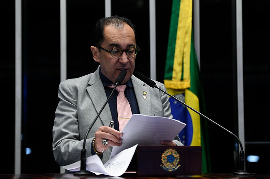 À tribuna, em discurso, senador Jorge Kajuru (PSB-GO). 