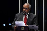 Paim destaca importância de cotas para negros na administração pública