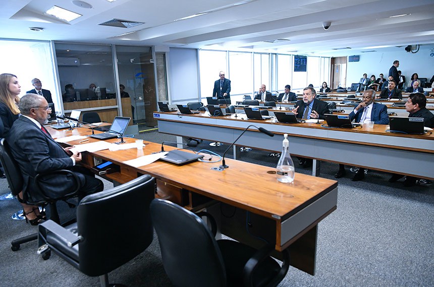 Bancada: 
senador Flávio Arns (PSB-PR) - em pronunciamento; 
senador Romário (PL-RJ); 
senador Magno Malta (PL-ES).