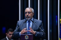 Juros altíssimos paralisam a economia e a produção nacional, diz Paim