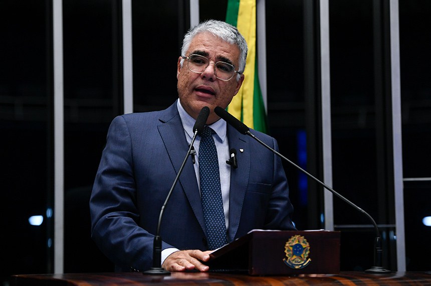 Em discurso, à tribuna, senador Eduardo Girão (Novo-CE). 