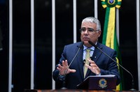 Girão aponta 'armações' nos cem dias de governo Lula