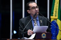 Kajuru critica casos de violência em escolas e estádios de futebol