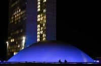 Senado fica azul, verde e vermelho esta semana para conscientizar sobre doenças