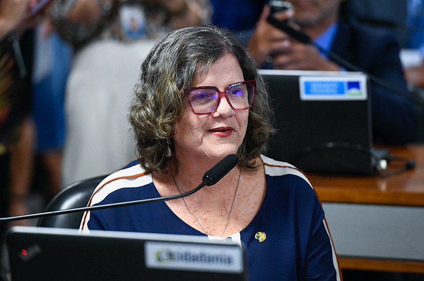 Em pronunciamento, à bancada, senadora Teresa Leitão (PT-PE).